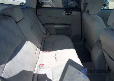 2010 Subaru Forester 2.5X Premium z USA, uszkodzony, nr VIN JF2SH6CC4AH797075